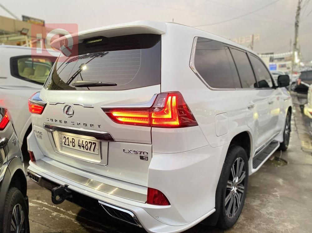 Lexus LX